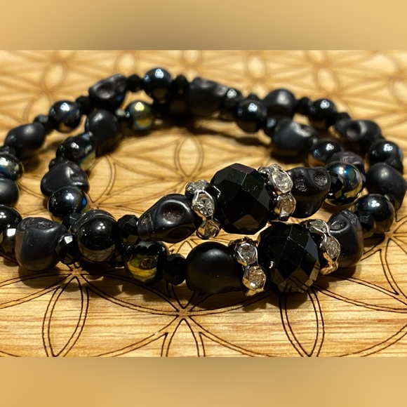 Handmade, Sacred geometry, Black iridescent spheres matching bracelet set - Picture 6 of 9